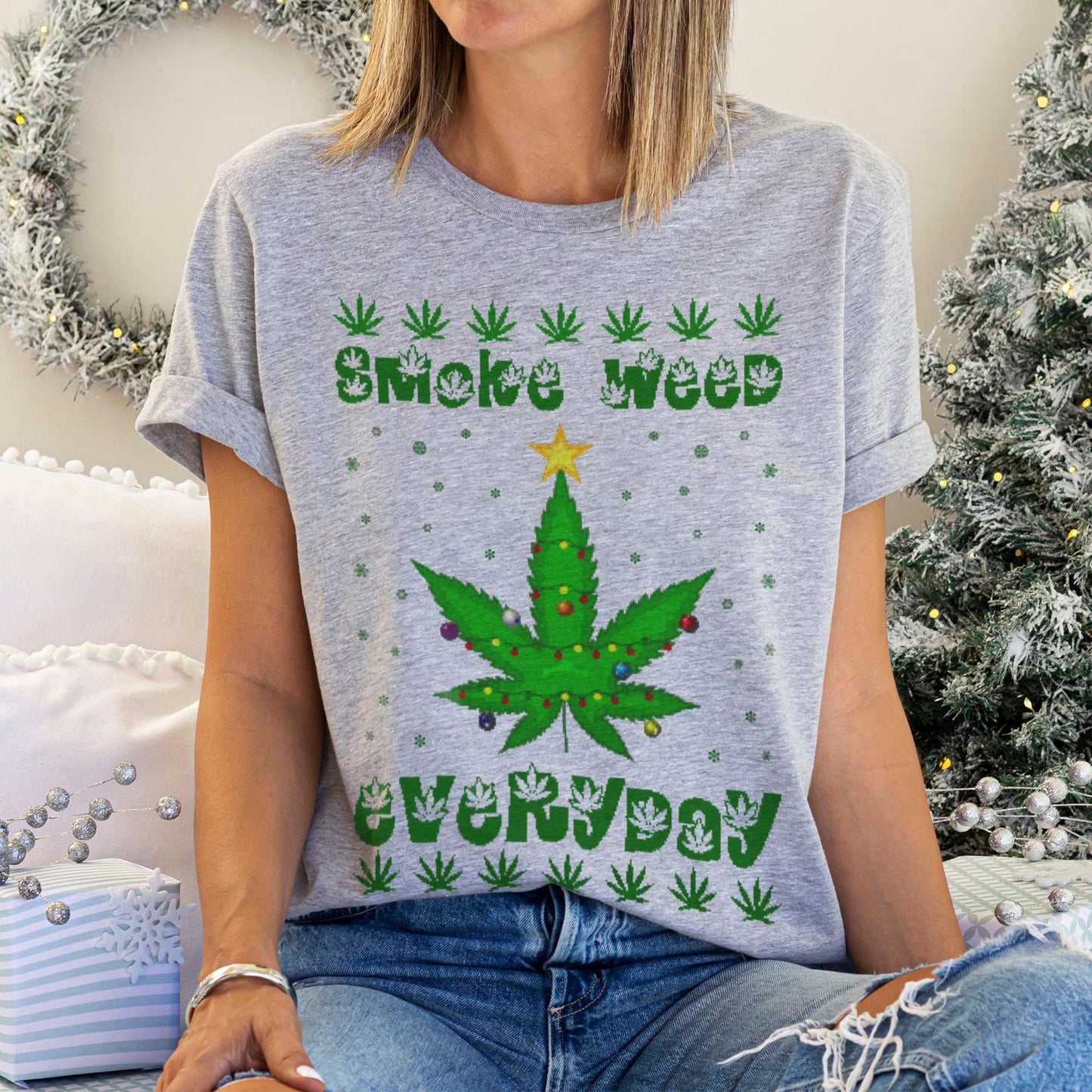 Smoke Weed Every Day Christmas T-Shirt